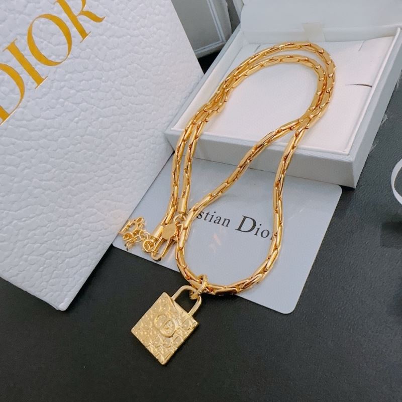 chr1st1an D10r necklaces
